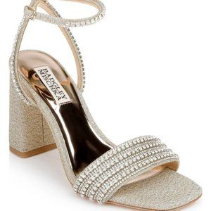 BADGLEY MISCHKA  COLLECTION Becca Sandal in Platino size 7